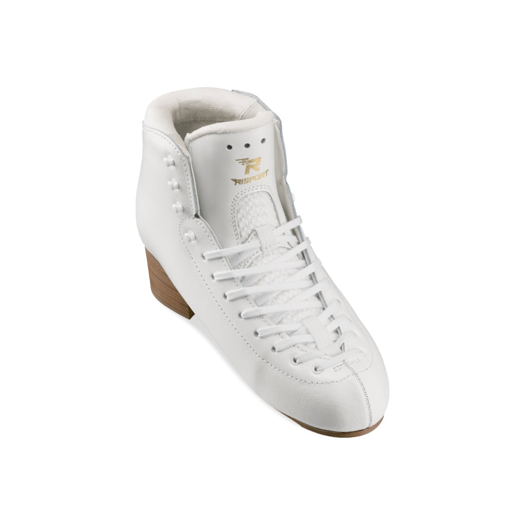 Scarpa da pattinaggio artistico Risport con tacco in legno e design bianco, visibile dettaglio della tomaia e lacci.
